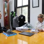 Alina Garza Herrera, titular del Instituto Estatal del Deporte de Coahuila, recibe la visita de directivos del Saltillo FC que milita en la Liga Premier Serie A, y de representantes del tenis de mesa de Coahuila.