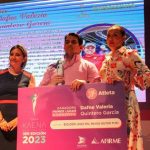 Reconocen a Dafne Quintero con el premio KAENA 2023