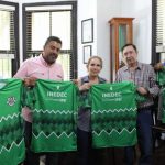 Alina Garza Herrera, titular del Instituto Estatal del Deporte de Coahuila, hizo entrega de uniformes a los equipos representativos del INEDEC que participarán en el torneo deportivo sección regional número uno del Sindicato Único de Trabajadores al Servicio del Gobierno del Estado Coahuila.