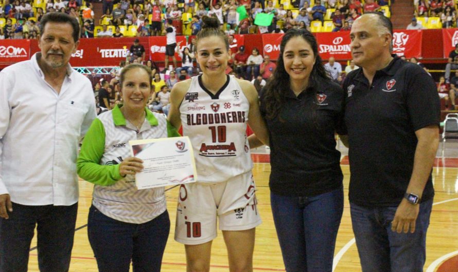 Asiste Alina Garza a la final de la liga femenil ABCMEX, en Torreón